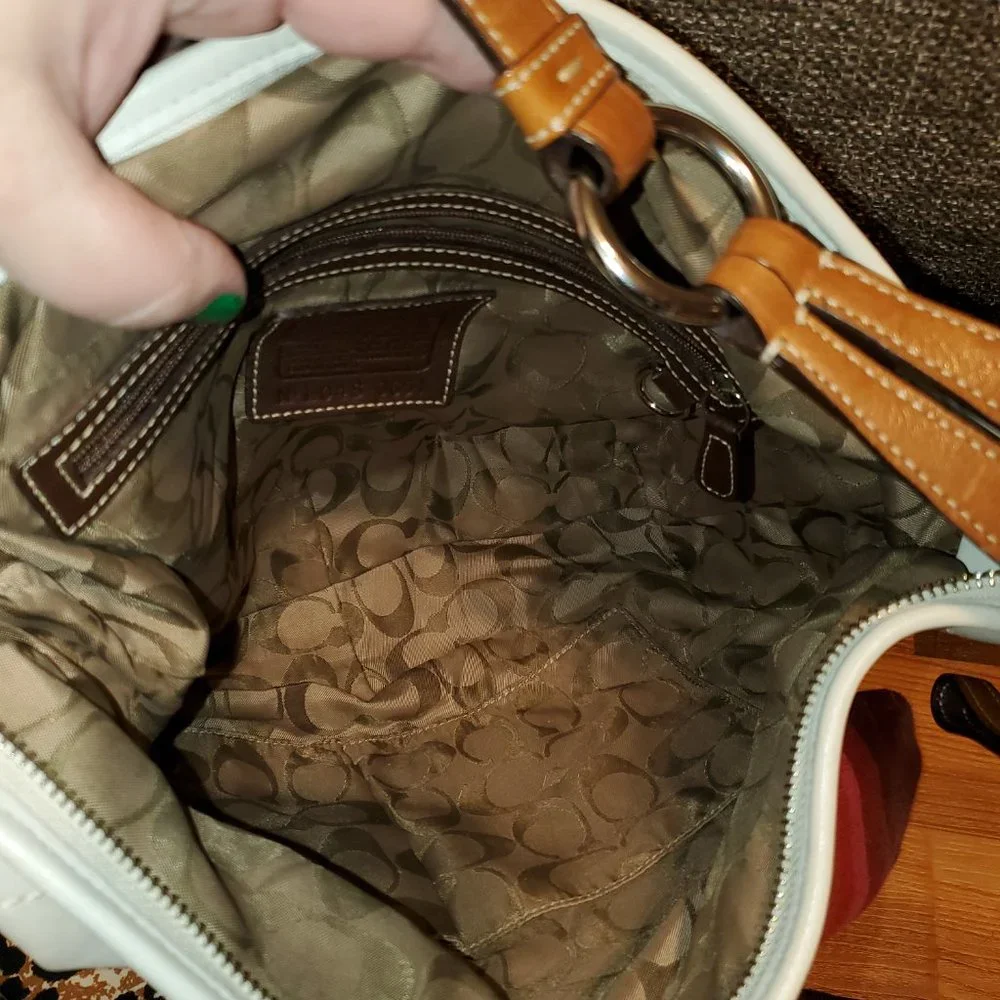 EUC Coach hobo bag - Picture 6 of 9
